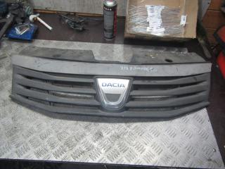 решетка радиатора Dacia Sandero 1 поколение 2010, 1.4 л., МКПП, хетчбэк 5 дв., 8200735134