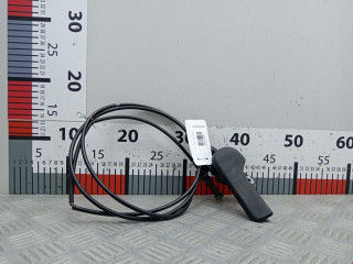 захватный крюк капота Volkswagen Golf 4 поколение 2000, 1.6 л., МКПП, универсал, 1J1823533C