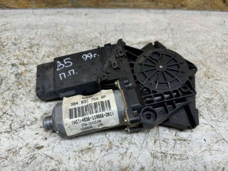моторчик стеклоподъемника передний правый Volkswagen Passat B5 1999, 0130821694, 3B4837752BP
