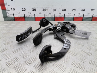 узел педальный (блок педалей) Renault Megane 1 поколение [рестайлинг] 2000, 1.6 л., МКПП, хетчбэк 5 дв., 7700832154