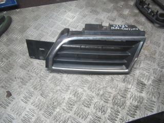 решетка радиатора Mitsubishi Carisma 1 поколение [рестайлинг] 2001, 1.9 л., МКПП, хетчбэк 5 дв., MR361181