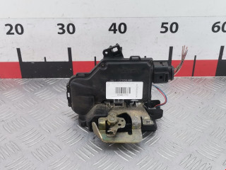 замок двери передней правой Audi A6 4B/C5 1999, 2.4 л., МКПП, универсал, 4B1837016G