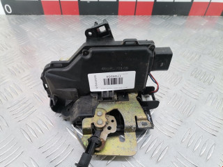 замок двери передней правой Audi A6 4B/C5 2000, 2.5 л., АКПП, универсал, 4B1837016G