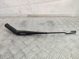 щеткодержатель (поводок стеклоочистителя, дворник) Ford Mondeo 3 поколение 2003, 1.8 л., бензин, МКПП, хетчбэк 5 дв., 1S7117526AB