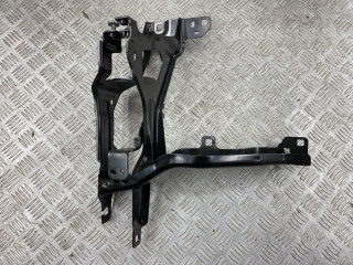 крепление фары левой BMW X5 G05 [рестайлинг] G05 2023, 3.0 л., B58B30, бензин, АКПП, carbonschwarz metallic (416), внедорожник 5 дв., 51647421709