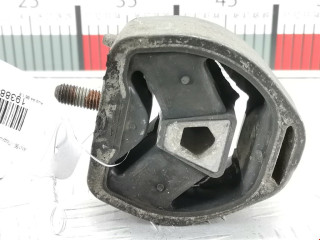 подушка крепления КПП Audi A4 B5 1995, 1.6 л., МКПП, седан