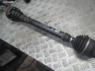 полуось передняя правая (приводной вал, ШРУС) Audi A6 4B/C5 1998, 1.8 л., МКПП