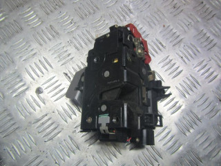 замок двери задней левой Audi A4 B6 2004, 2.5 л., МКПП, универсал, 8E0839015C