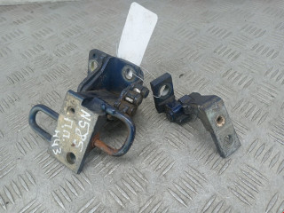 петля двери Volkswagen Passat B5 [рестайлинг] 2003, 1.9 л., МКПП, универсал, 4B0831412B