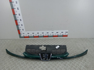 решетка радиатора Peugeot 206 1 поколение 2000, 1.1 л., МКПП, хетчбэк 3 дв., 7804H5