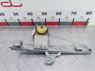 стеклоподъемник электрический задний правый Renault Duster 1 поколение 2013, 1.5 л., МКПП, внедорожник 5 дв., 827209907R