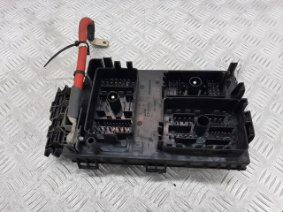 блок предохранителей Opel Astra J 2010, 1.6 л., МКПП, хетчбэк 5 дв., 13302311