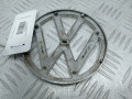 эмблема Volkswagen Golf 4 поколение 1999, 1.6 л., МКПП, хетчбэк 3 дв., 1J5827469L - фото №2