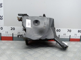 блок предохранителей Toyota Auris 1 поколение 2007, 2.0 л., МКПП, хетчбэк 5 дв., 8273012210