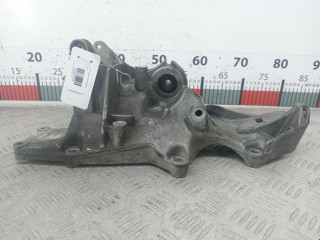 кронштейн генератора Volkswagen Passat B5 1996, 1.6 л., МКПП, седан, 06B903143B