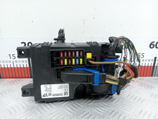 блок предохранителей Opel Corsa D 2010, 1.2 л., МКПП, хетчбэк 3 дв., 13320629