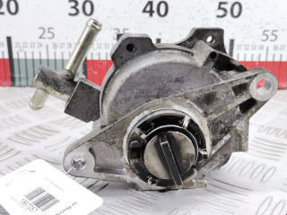 насос вакуумный Mitsubishi Outlander 3 поколение 2014, 2.2 л., МКПП, внедорожник 5 дв., 2020A033