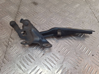 петля капота правая Mazda 6 GG 2003, 2.0 л., дизель, МКПП, универсал