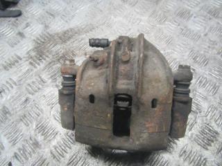 суппорт передний правый Mitsubishi Carisma 1 поколение [рестайлинг] 2001, 1.9 л., МКПП, хетчбэк 5 дв.