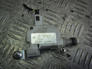 активатор замка багажника Volkswagen Fox 2 поколение 2005, 5Z0959775F
