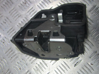 замок двери передней левой BMW X1 E84 2010, 2.0 л., АКПП, внедорожник 5 дв., 7229461