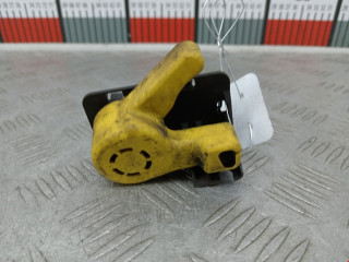 захватный крюк капота Ford Focus 3 поколение 2012, 1.6 л., МКПП, универсал, 1804625