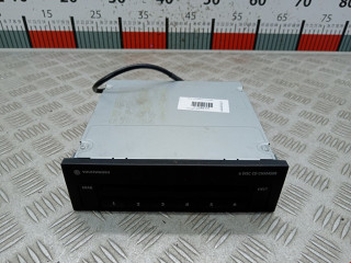 CD-чейнджер Volkswagen Tiguan 1 поколение 2008, 2.0 л., МКПП, внедорожник 5 дв., 1T0035110B