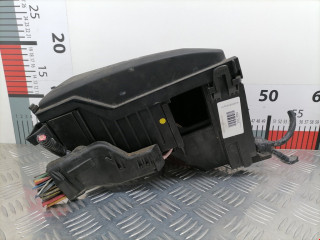 блок предохранителей Land Rover Freelander 2 поколение 2006, 2.2 л., МКПП, внедорожник 5 дв., 1385556