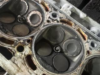 головка блока цилиндров Volkswagen Golf 3 поколение 2000, 1.6 л., МКПП, 036103373AF