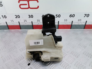 замок двери передней правой Volkswagen Passat B5 2001, 2.0 л., МКПП, универсал, 3B1837016C