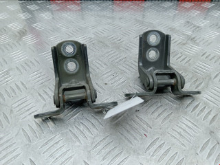 петля двери Renault Koleos 1 поколение 2008, 2.0 л., МКПП, внедорожник 5 дв., 82420JY00A