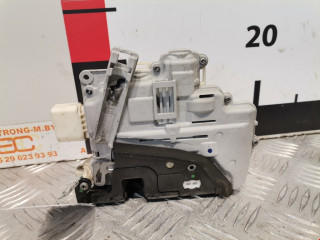 замок двери передней правой Volkswagen Passat B7 2011, 2.0 л., МКПП, универсал, 3C2837016A
