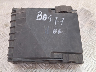 блок предохранителей Volkswagen Passat B6 2008, 2.0 л., дизель, АКПП, универсал, 3C0937125