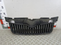 решетка радиатора Skoda Fabia 2 поколение (5J) 2008, 5J0853668 - фото №2