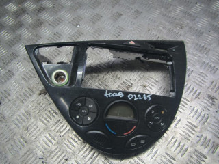 блок управления печки / климат-контроля Ford Focus 1 поколение [рестайлинг] 2002, 1.6 л., МКПП, универсал, 2S4H18C612BJ