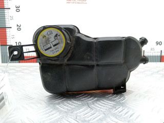 бачок расширительный Land Rover Freelander 2 поколение 2006, 2.2 л., МКПП, внедорожник 5 дв., LR004080