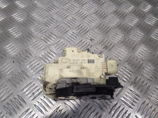 замок двери передней правой Volkswagen Passat B6 2008, 1.8 л., МКПП, седан, 3C2837016A