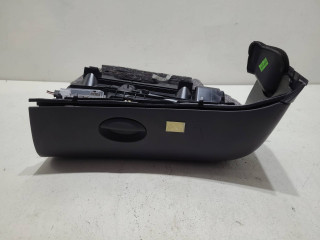 бардачок Mercedes-Benz A-Класс W168/V168 [рестайлинг] 2003, 1.7 л., CDi, дизель, 5МКПП, серебристый, хетчбэк 5 дв., передний привод