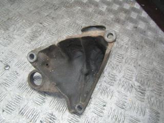кронштейн КПП Volkswagen Passat B5 1998, 8D0399114S