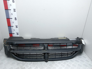 решетка радиатора Chrysler Voyager 3 поколение 1999, 2.0 л., МКПП, минивэн, 04576955
