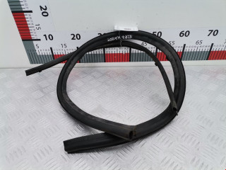 уплотнитель подкапотного пространства Opel Vectra B 1999, 2.0 л., МКПП, универсал