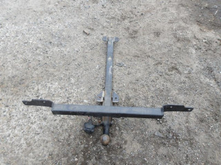 прицепное устройство (фаркоп) Audi 80 B3 1987, 1.8 л., МКПП, седан