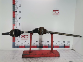 полуось передняя правая (приводной вал, ШРУС) Volkswagen Touareg 2 поколение 2012, 3.0 л., АКПП, внедорожник 5 дв., 7P0407271C