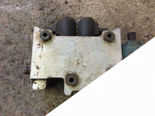 блок клапанов пневмоподвески Land Rover Discovery 2 поколение 2001, RVH100012