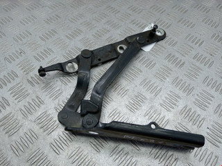 петля крышки багажника Audi 1998, 1.8 л., МКПП, кабриолет, 8A5827301B