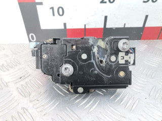 замок двери передней левой Skoda Octavia 2 поколение (A5) 2006, 2.0 л., МКПП, универсал, 3D2837015K