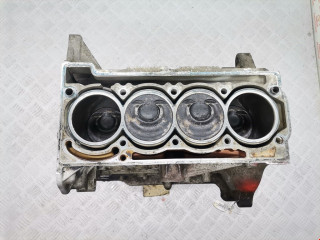 блок цилиндров Volkswagen Golf 5 поколение 2004, 1.6 л., МКПП, хетчбэк 5 дв., 03C103101F