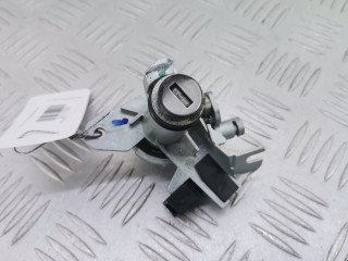 Личинка замка крышки багажника Audi A6 4F/C6 2005, 2.4 л., вариатор, седан, 8E0827573
