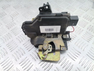 замок двери передней правой Audi A6 4B/C5 1997, 2.5 л., МКПП, седан, 4B1837016G