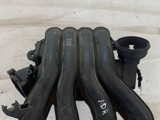 коллектор впускной Audi A4 B5 1997, 1.8 л., бензин, 06B133216B